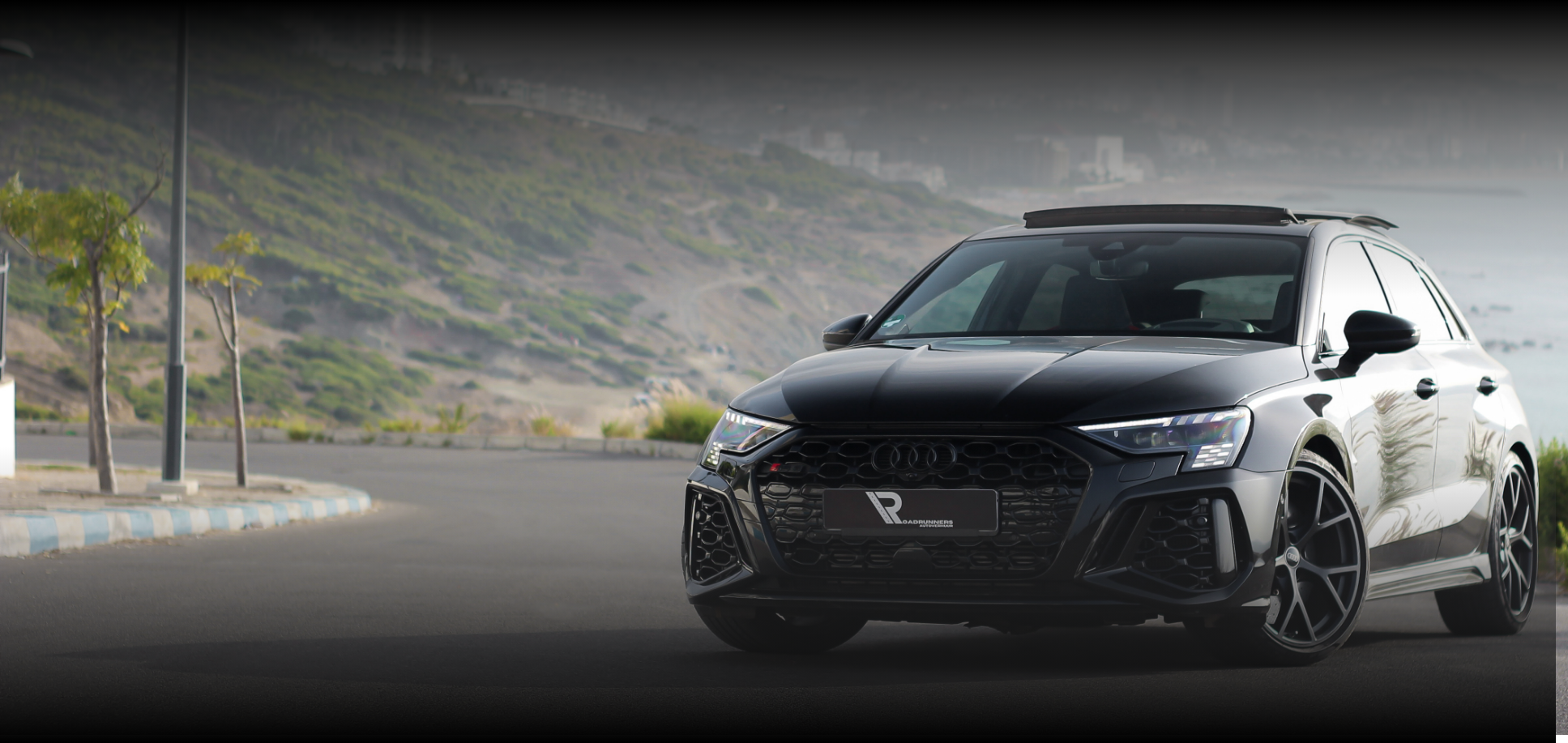 Zwarte Audi RS3 Sportback van Roadrunners Cars